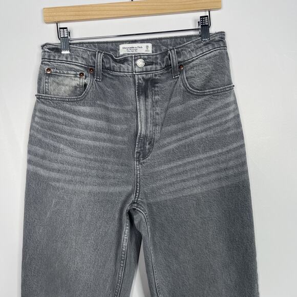 Abercrombie and Fitch Size 28 Gray The 90s Straight Ultra High Rise Jeans Fray - Picture 3 of 7